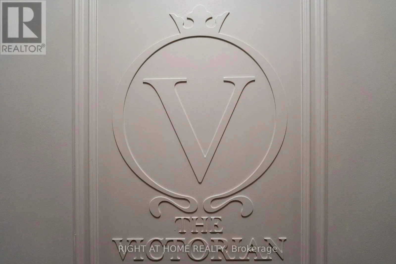202 - 15450 YONGE STREET