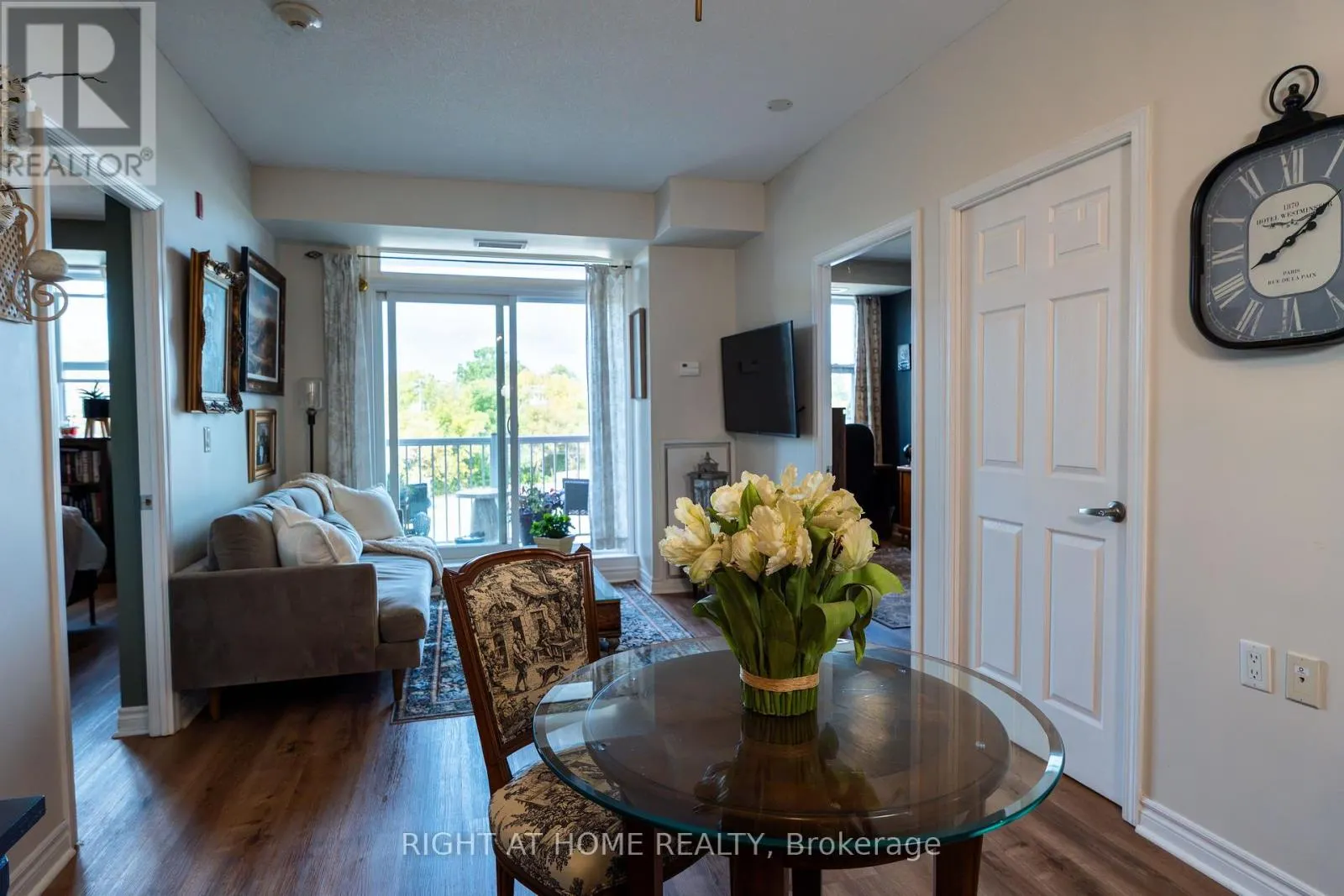 202 - 15450 YONGE STREET