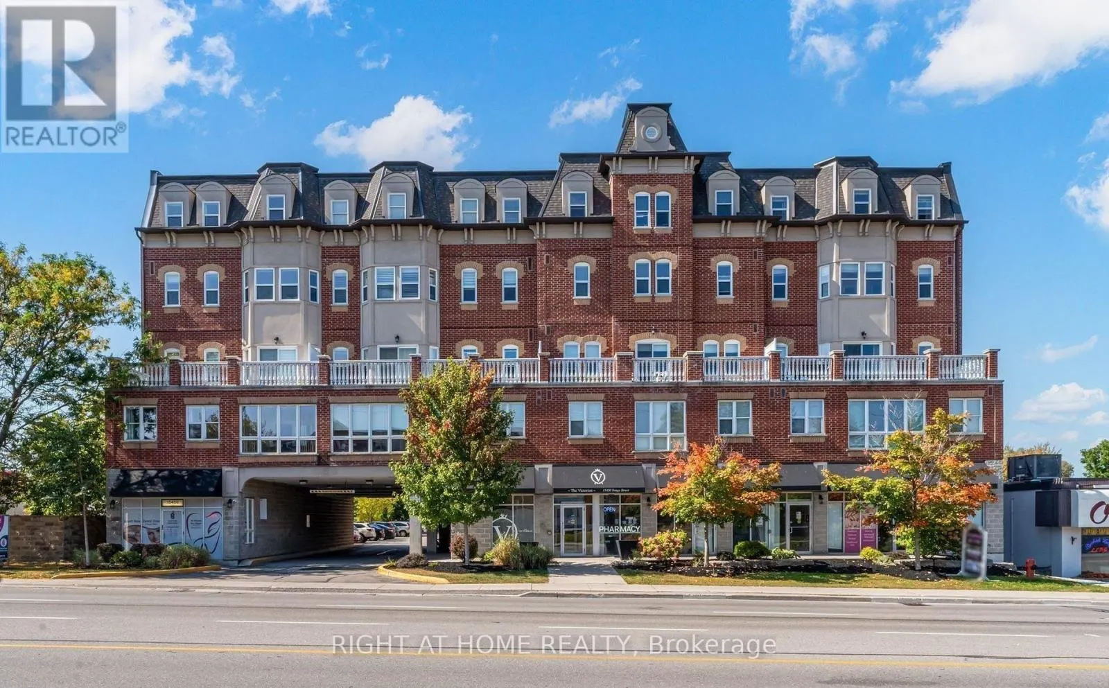 202 - 15450 YONGE STREET