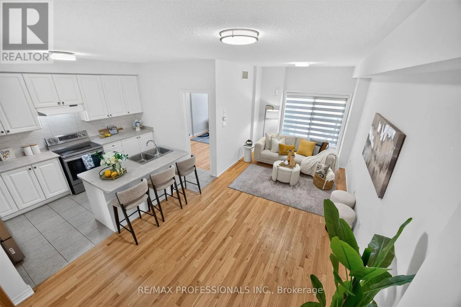 5 DELANO WAY