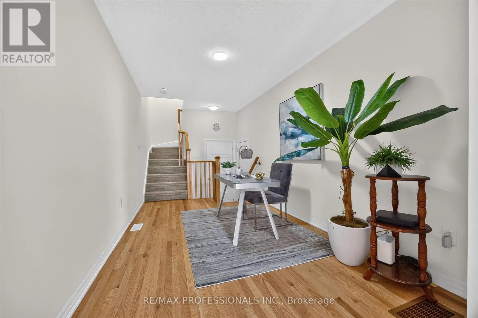 5 DELANO WAY