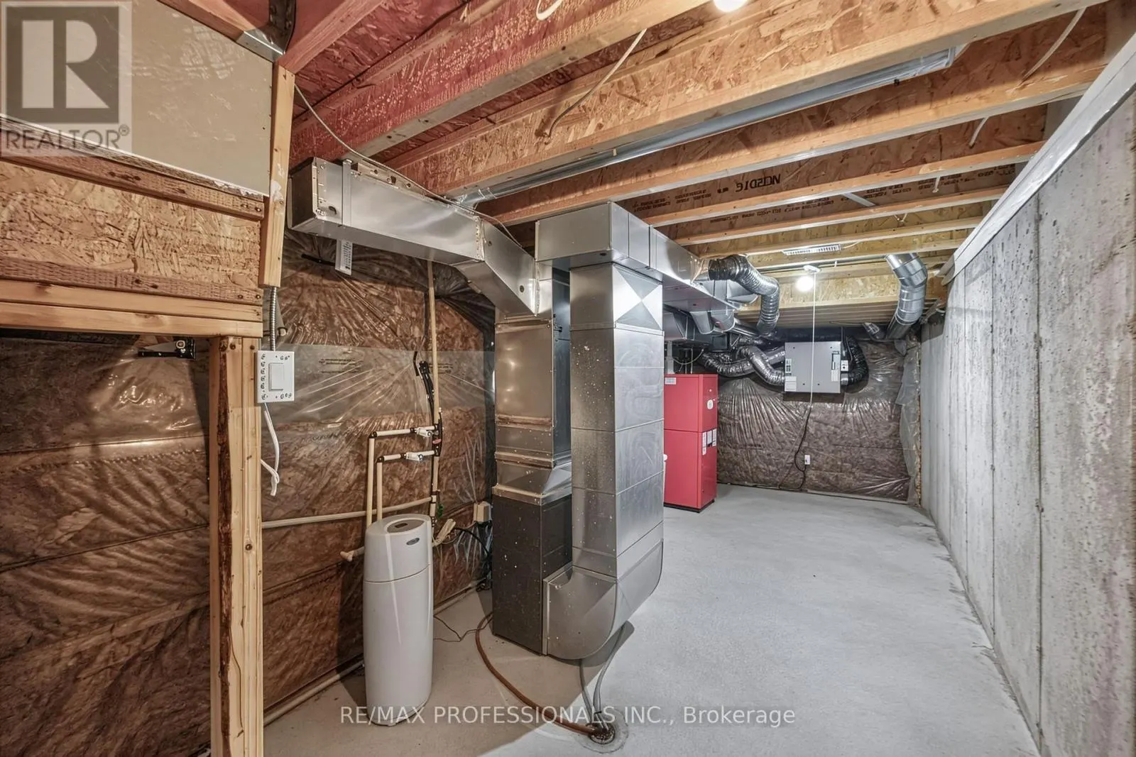 5 DELANO WAY