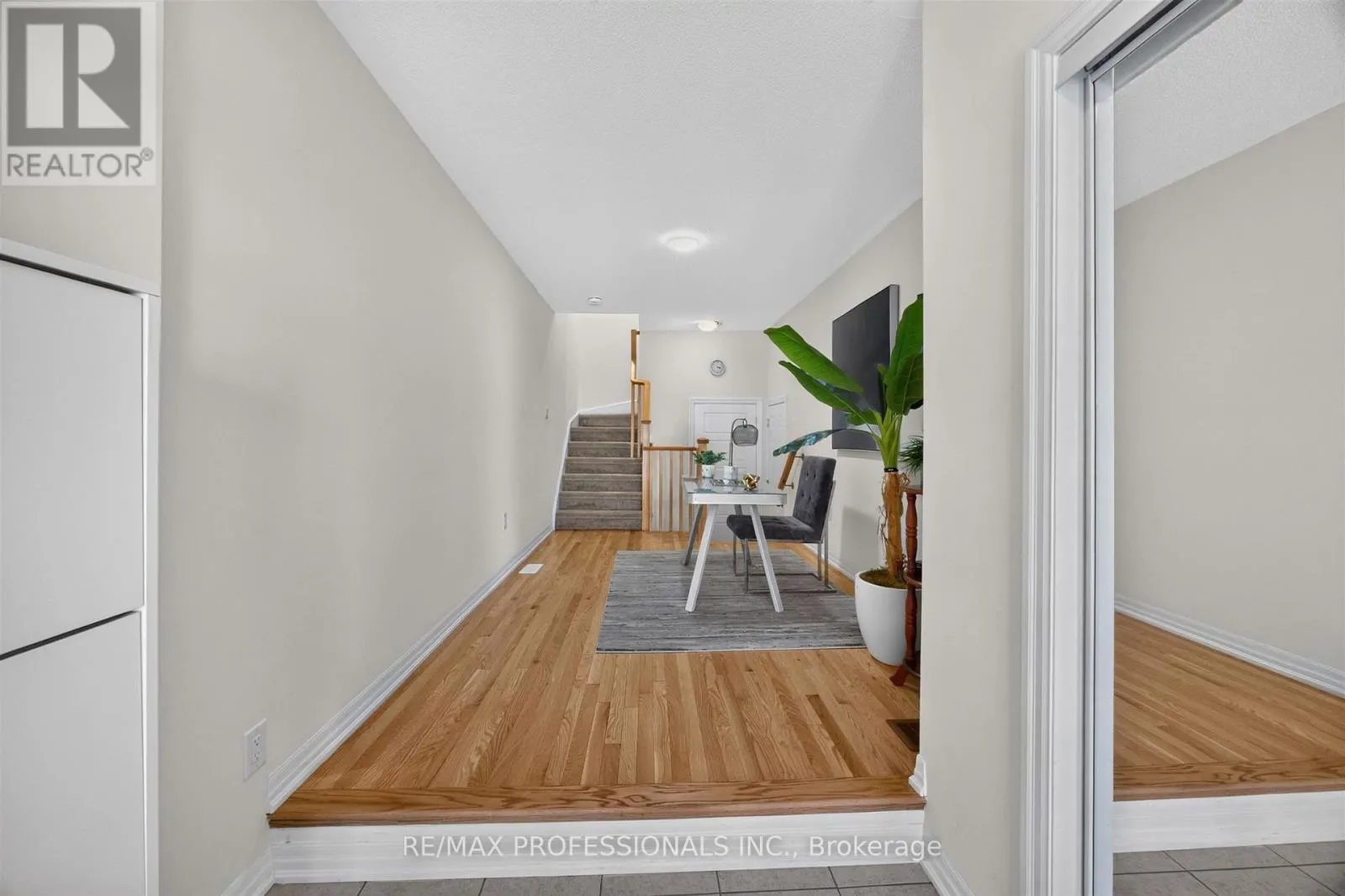 5 DELANO WAY