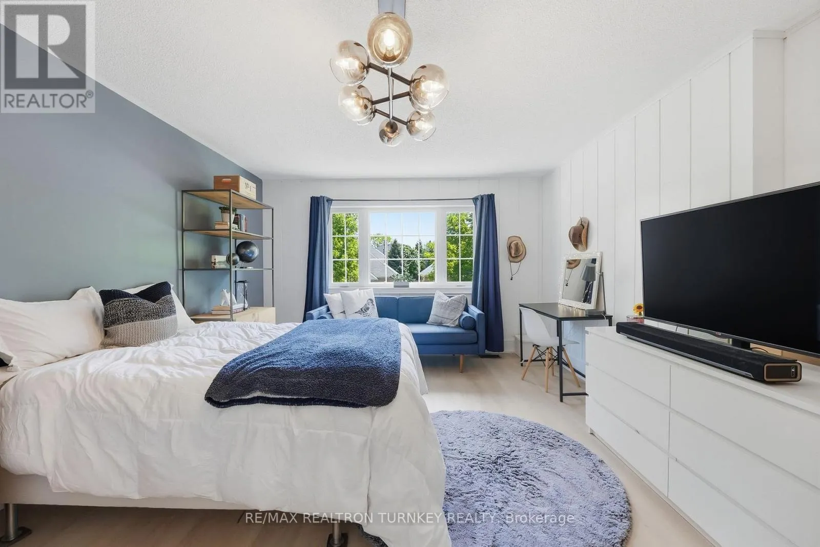 818 EXCELLER CIRCLE