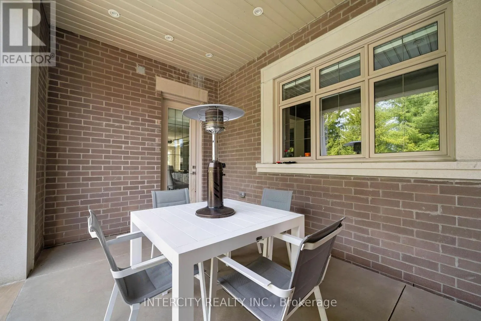 34 ROSEBUD COURT