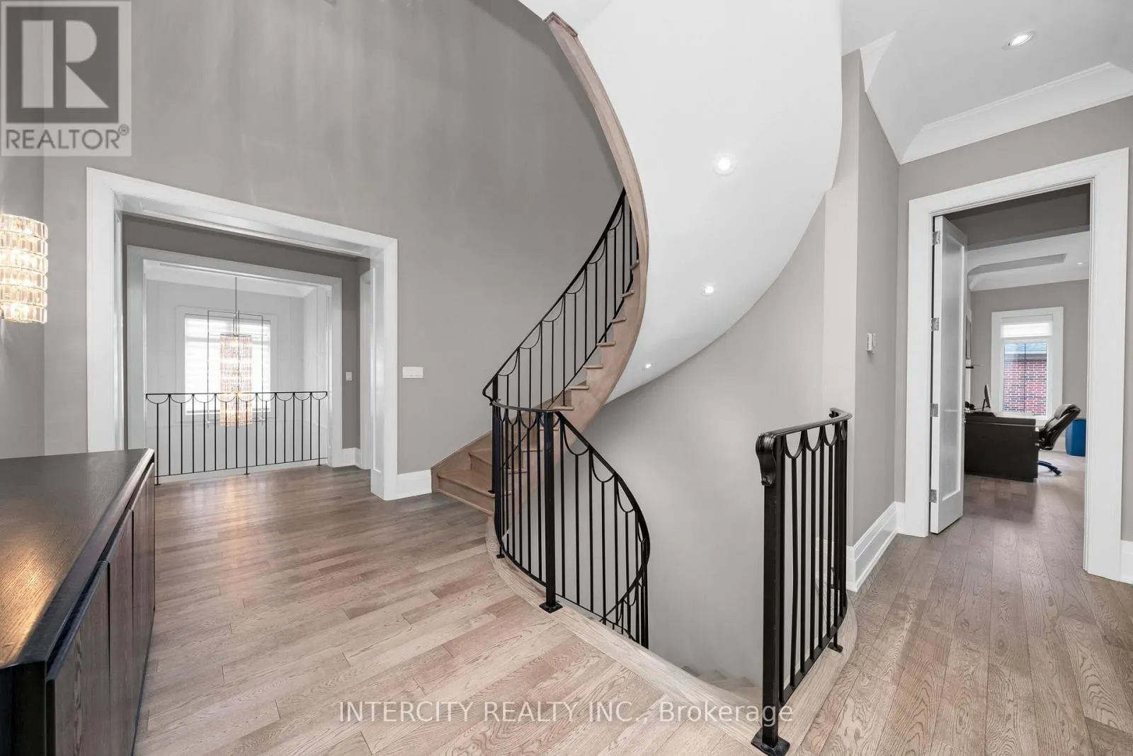 34 ROSEBUD COURT