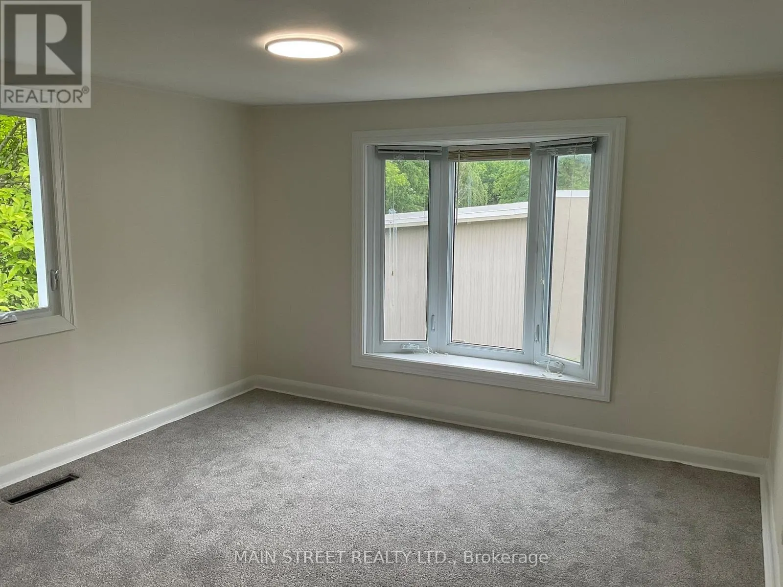 UPPER - 161 CHARLOTTE STREET