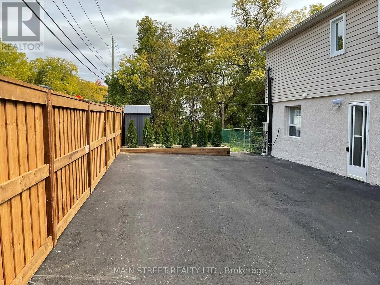 UPPER - 161 CHARLOTTE STREET