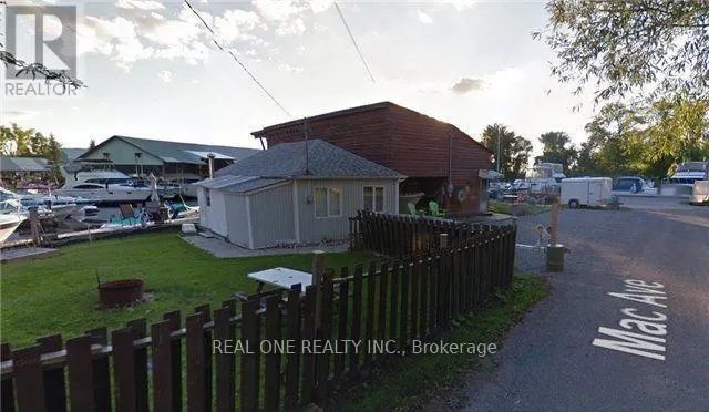 11 MAC AVENUE