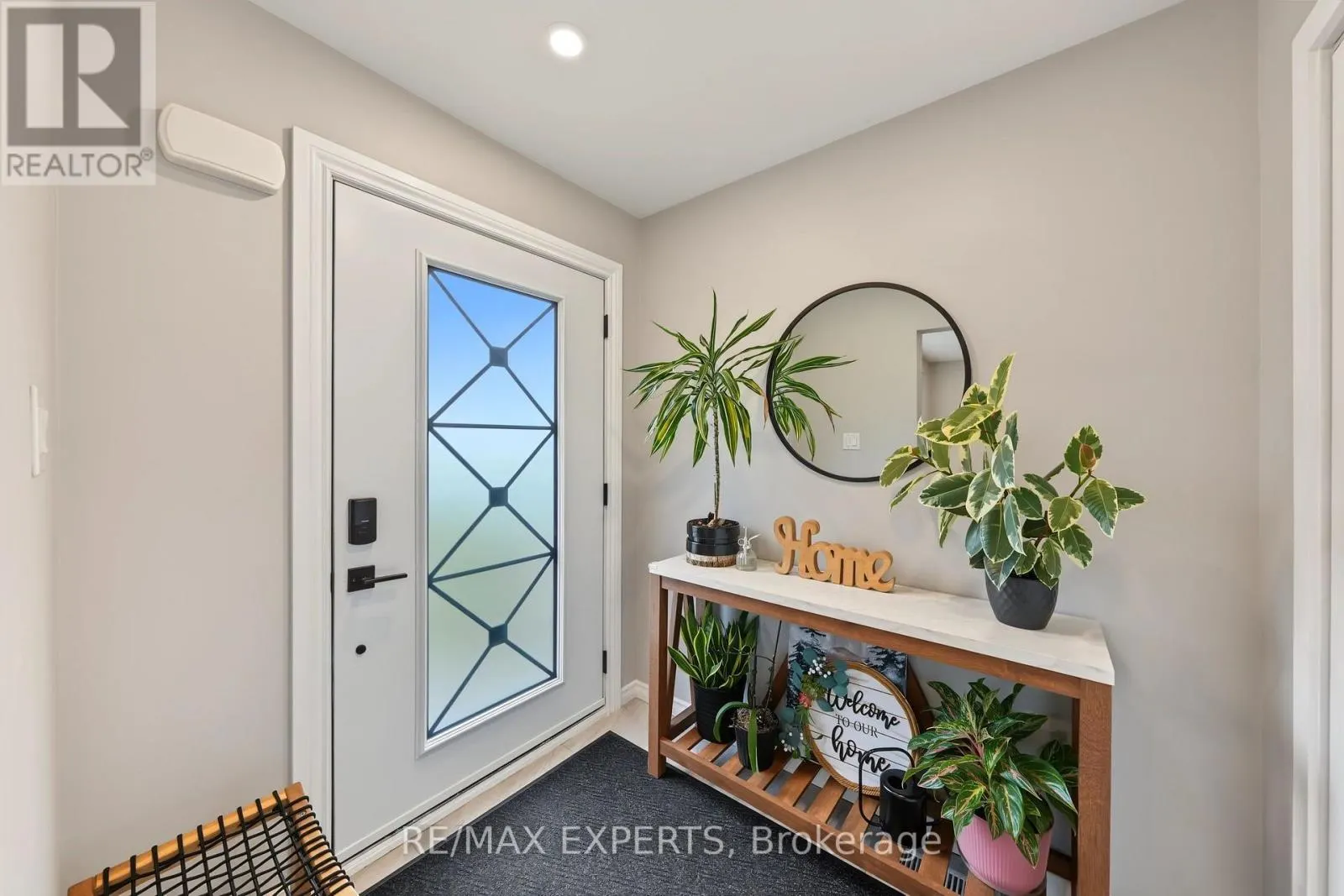 326 OAKWOOD COURT