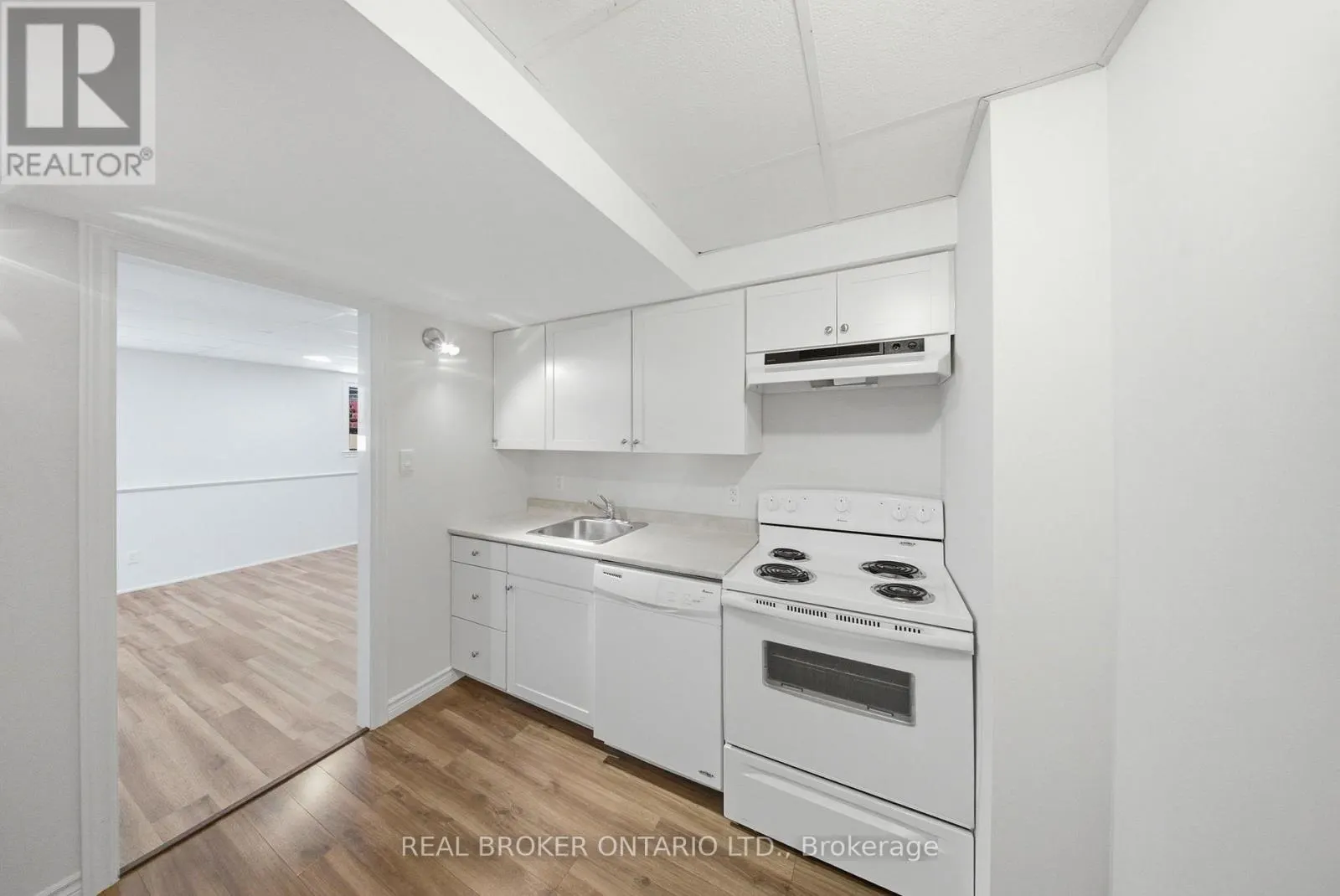 5 JOHN HARVEY STREET