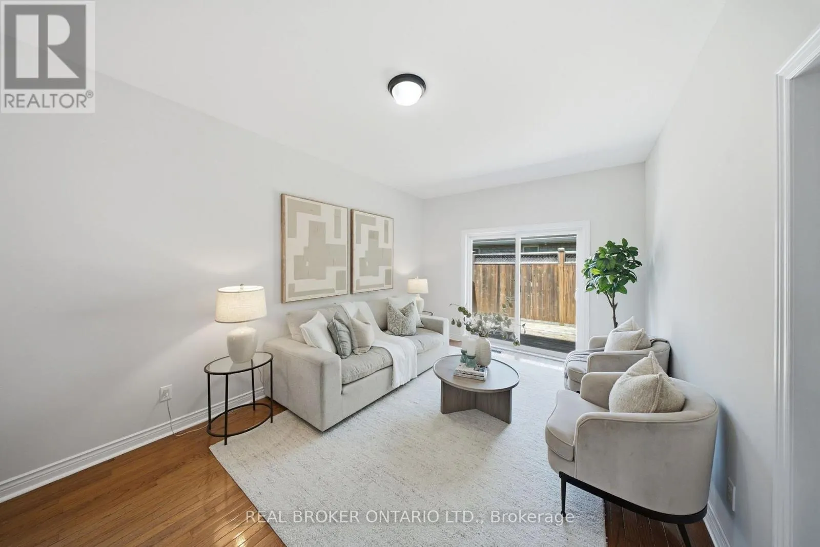5 JOHN HARVEY STREET