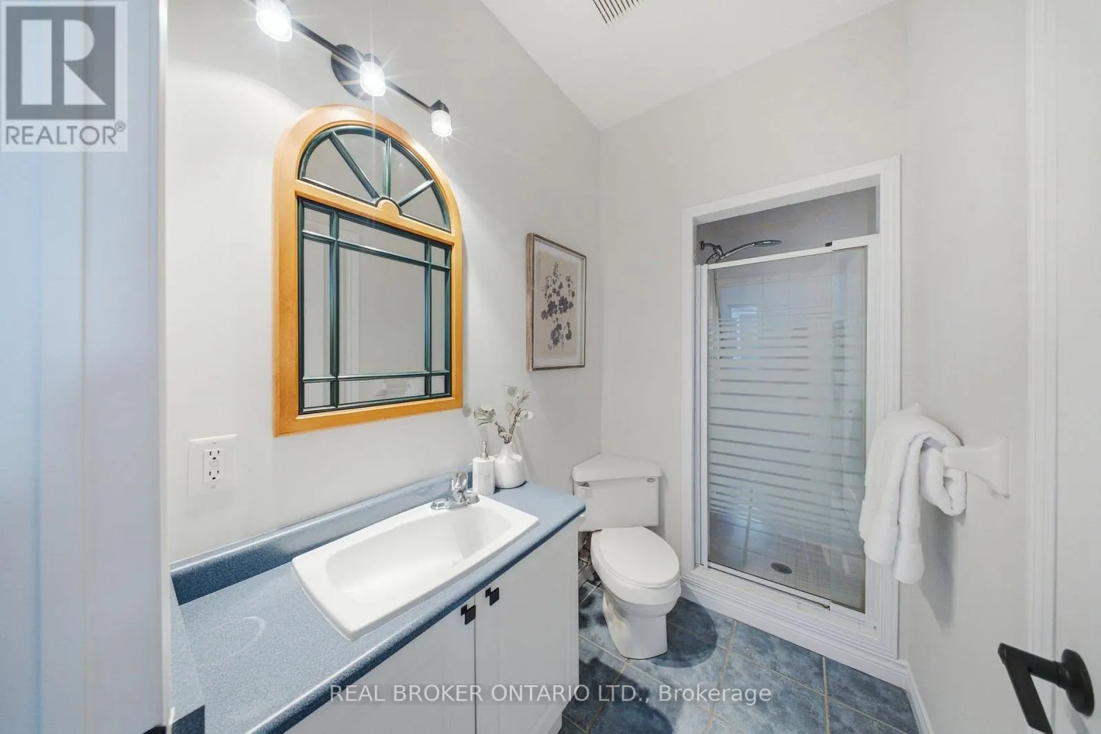 5 JOHN HARVEY STREET
