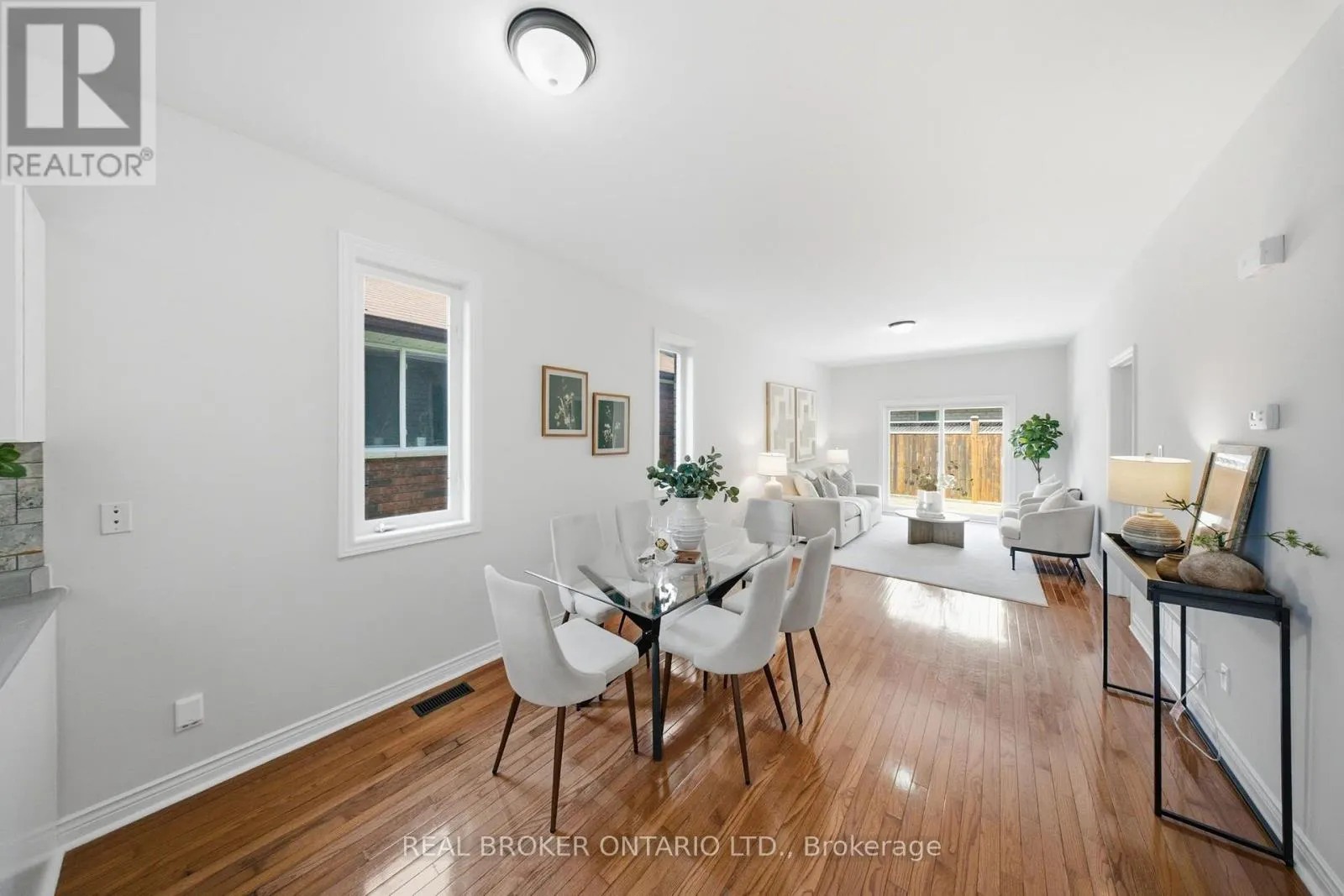 5 JOHN HARVEY STREET