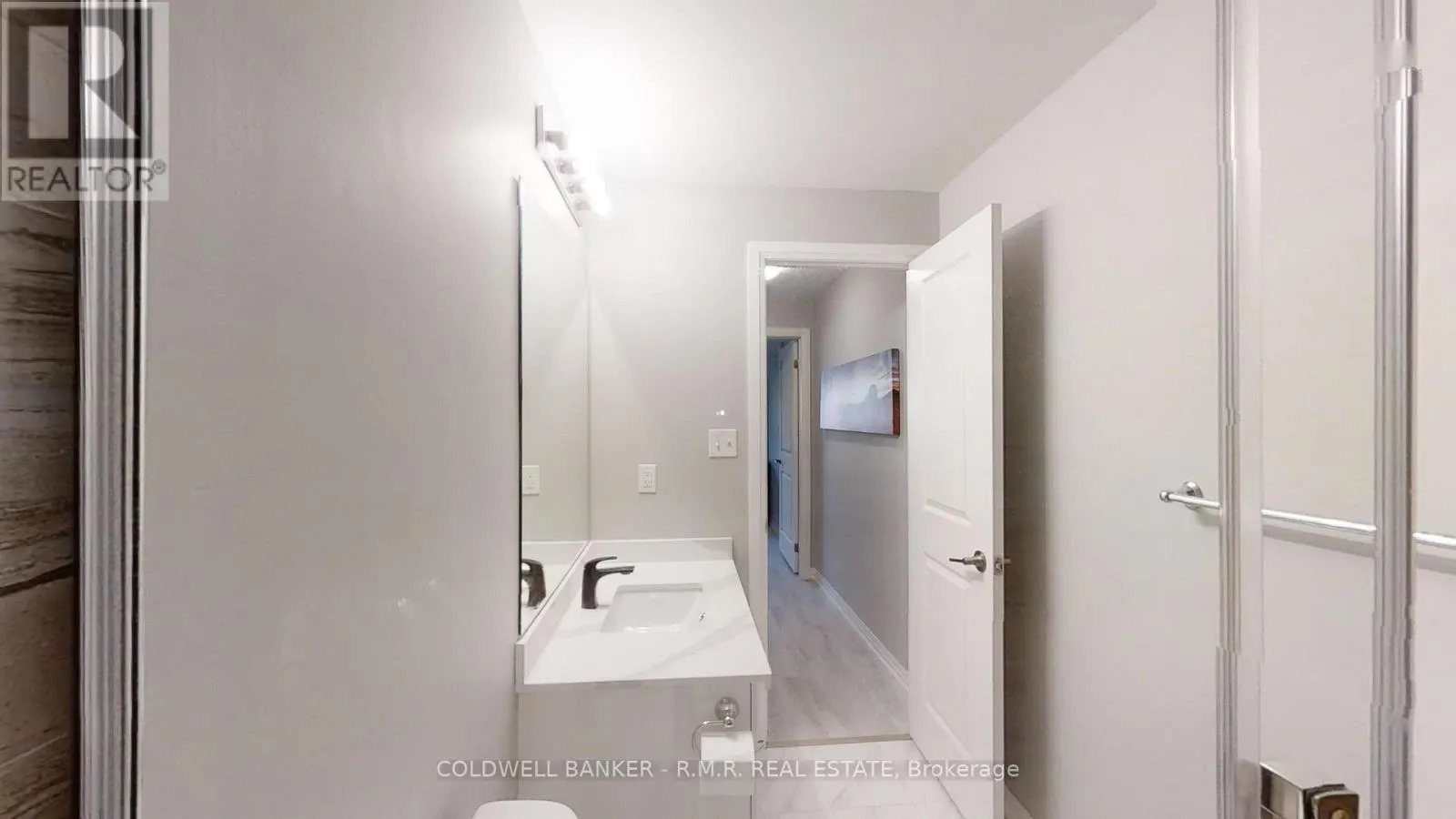 103 - 157 WELLINGTON STREET E