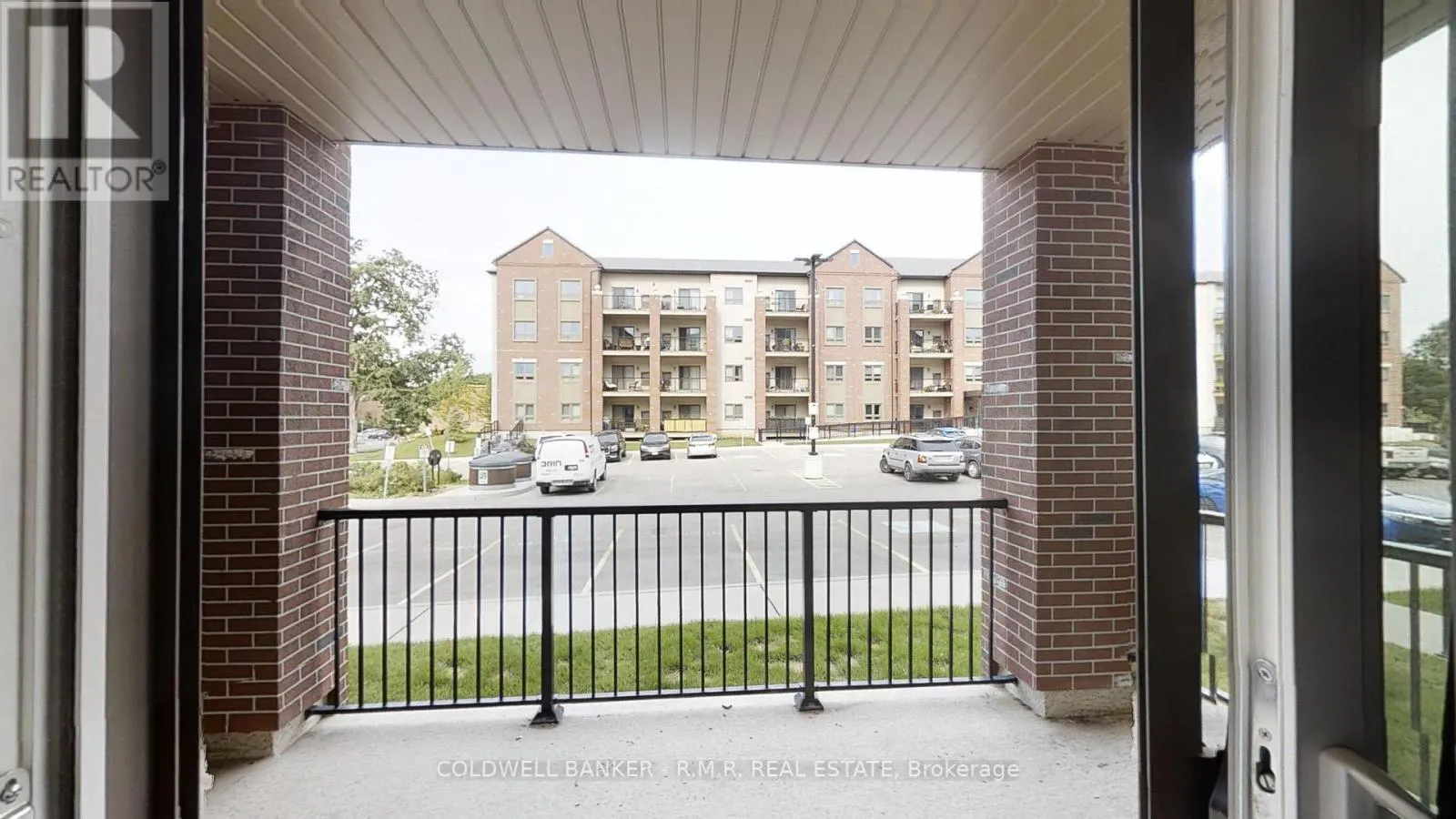 103 - 157 WELLINGTON STREET E
