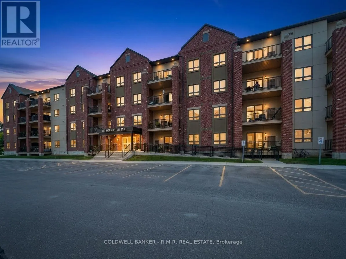 103 - 157 WELLINGTON STREET E