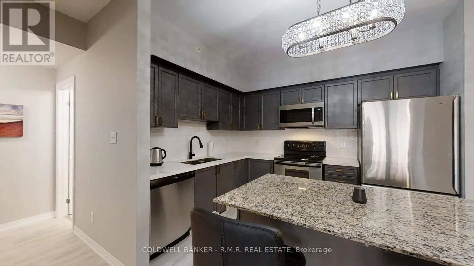 103 - 157 WELLINGTON STREET E