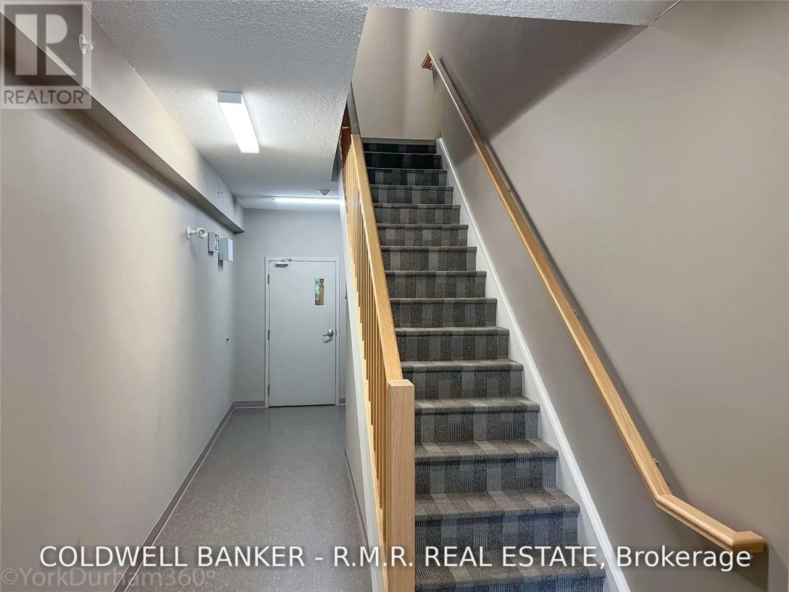 103 - 157 WELLINGTON STREET E