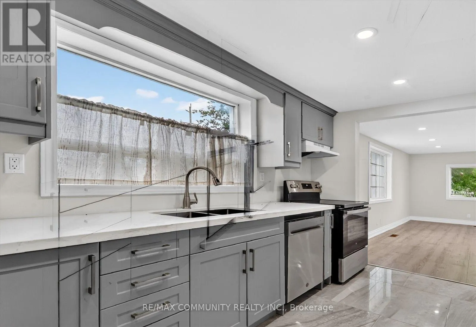 6 SUNKIST ROAD