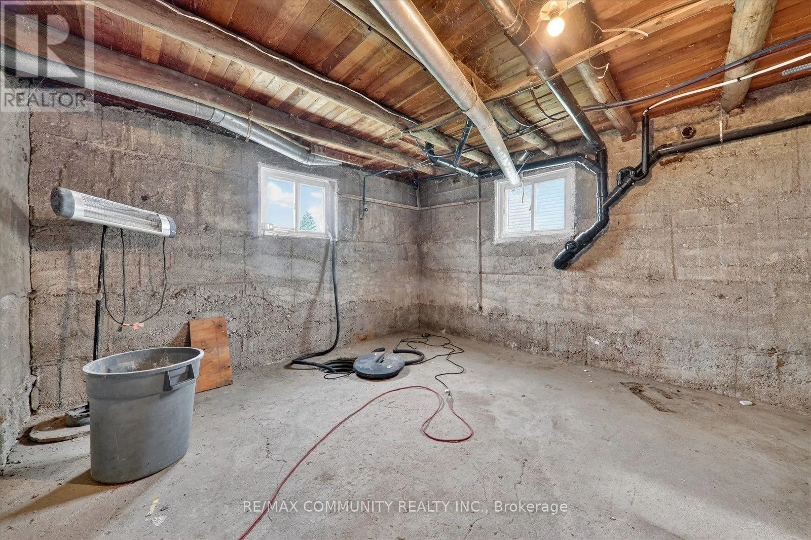 6 SUNKIST ROAD