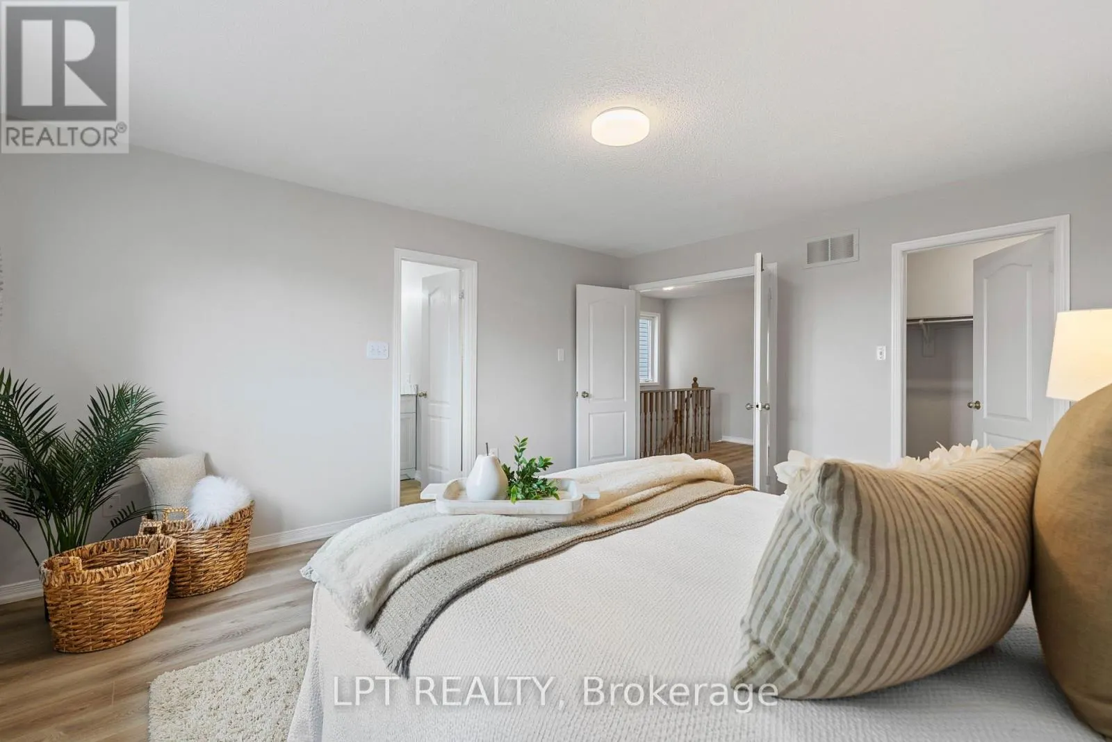 31 LAURENDALE AVENUE