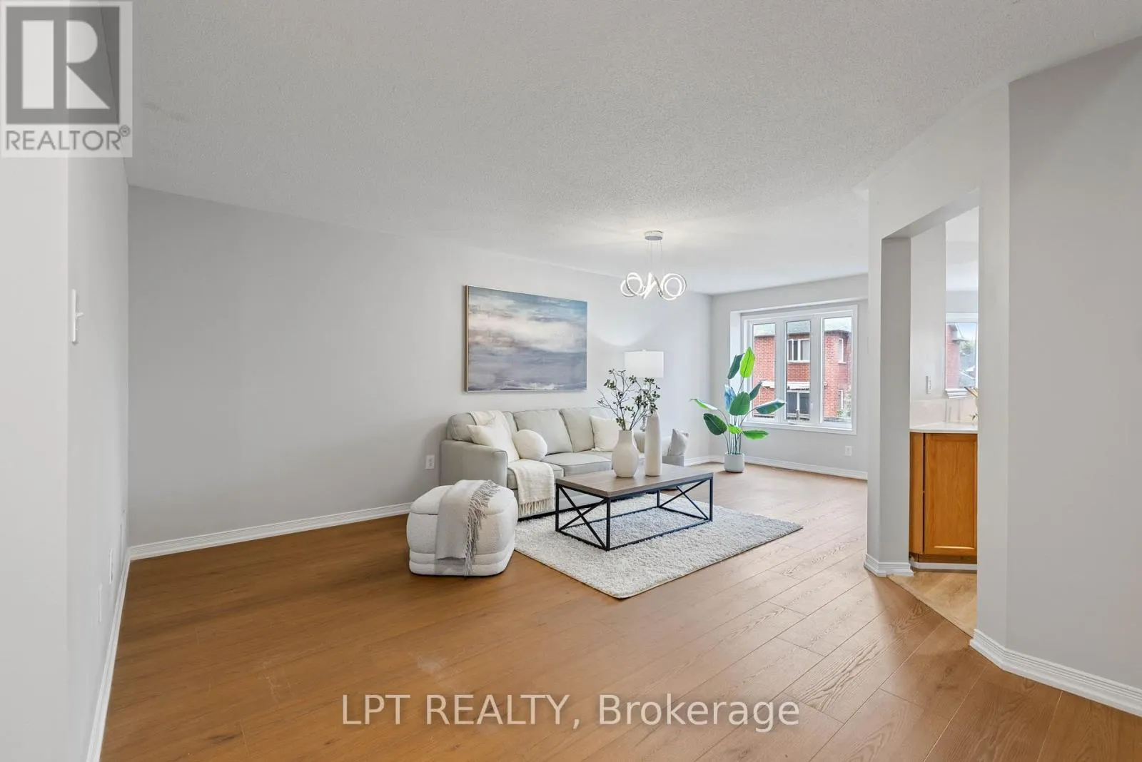 31 LAURENDALE AVENUE
