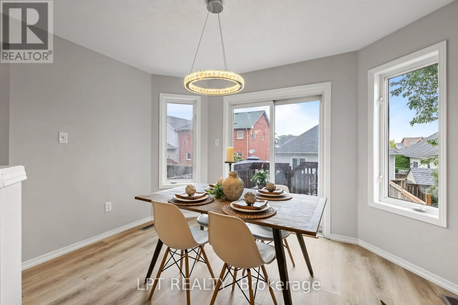 31 LAURENDALE AVENUE