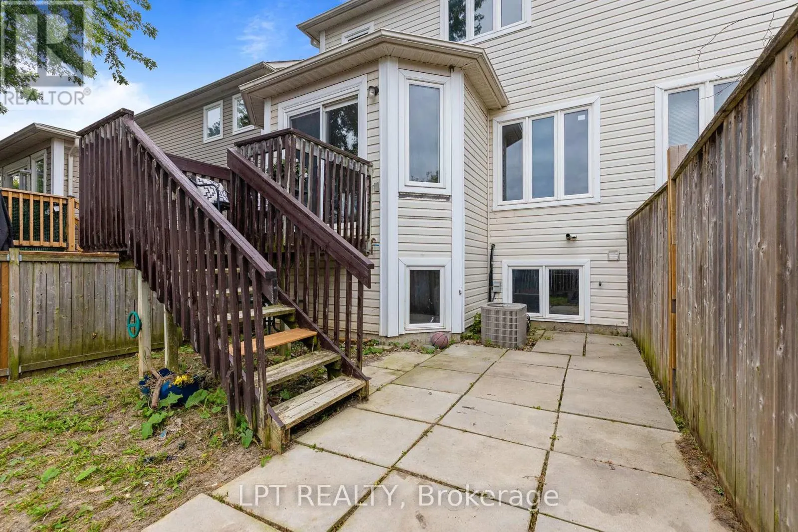 31 LAURENDALE AVENUE