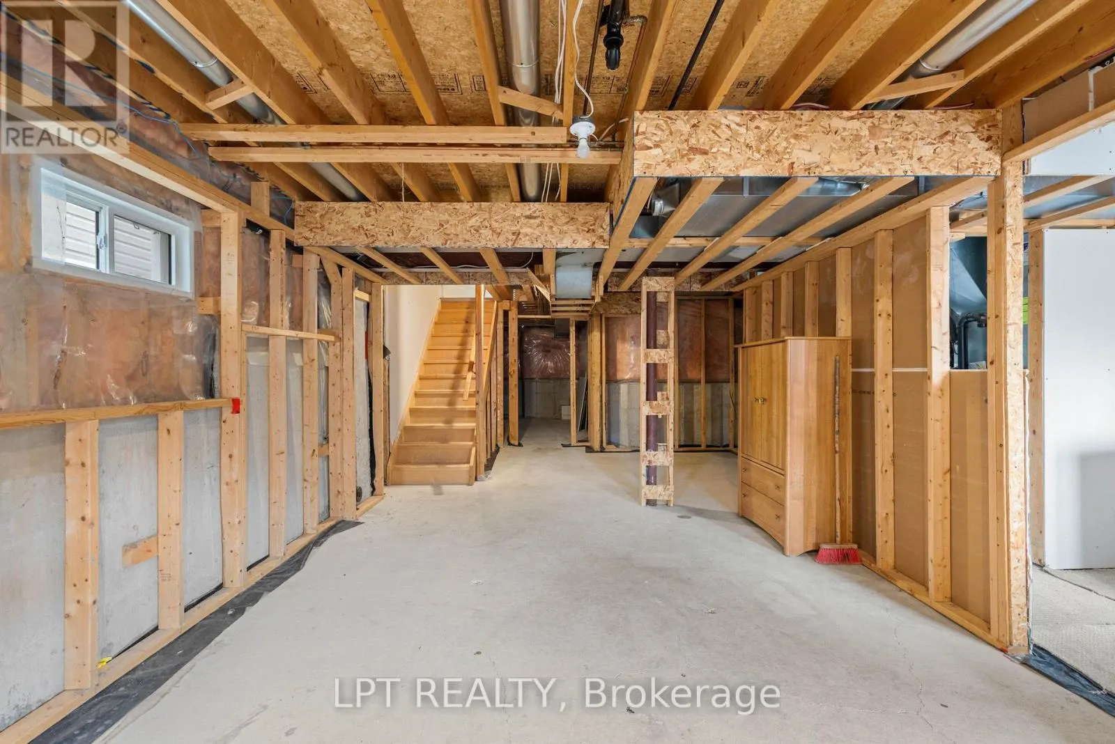 31 LAURENDALE AVENUE