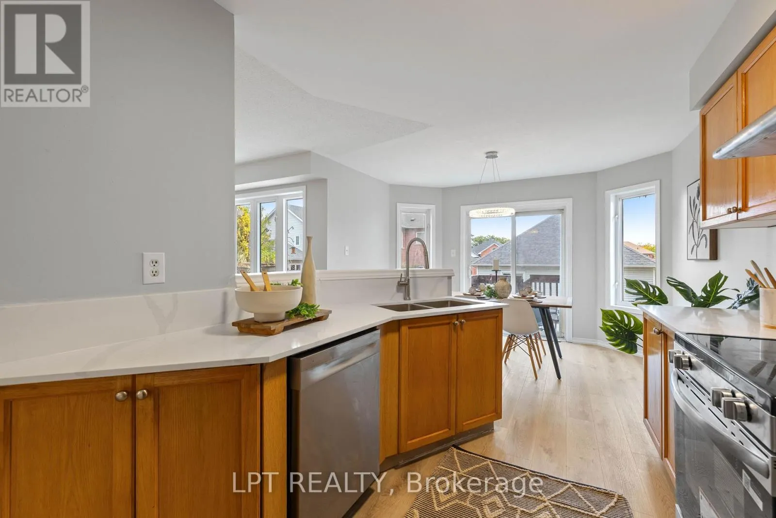 31 LAURENDALE AVENUE