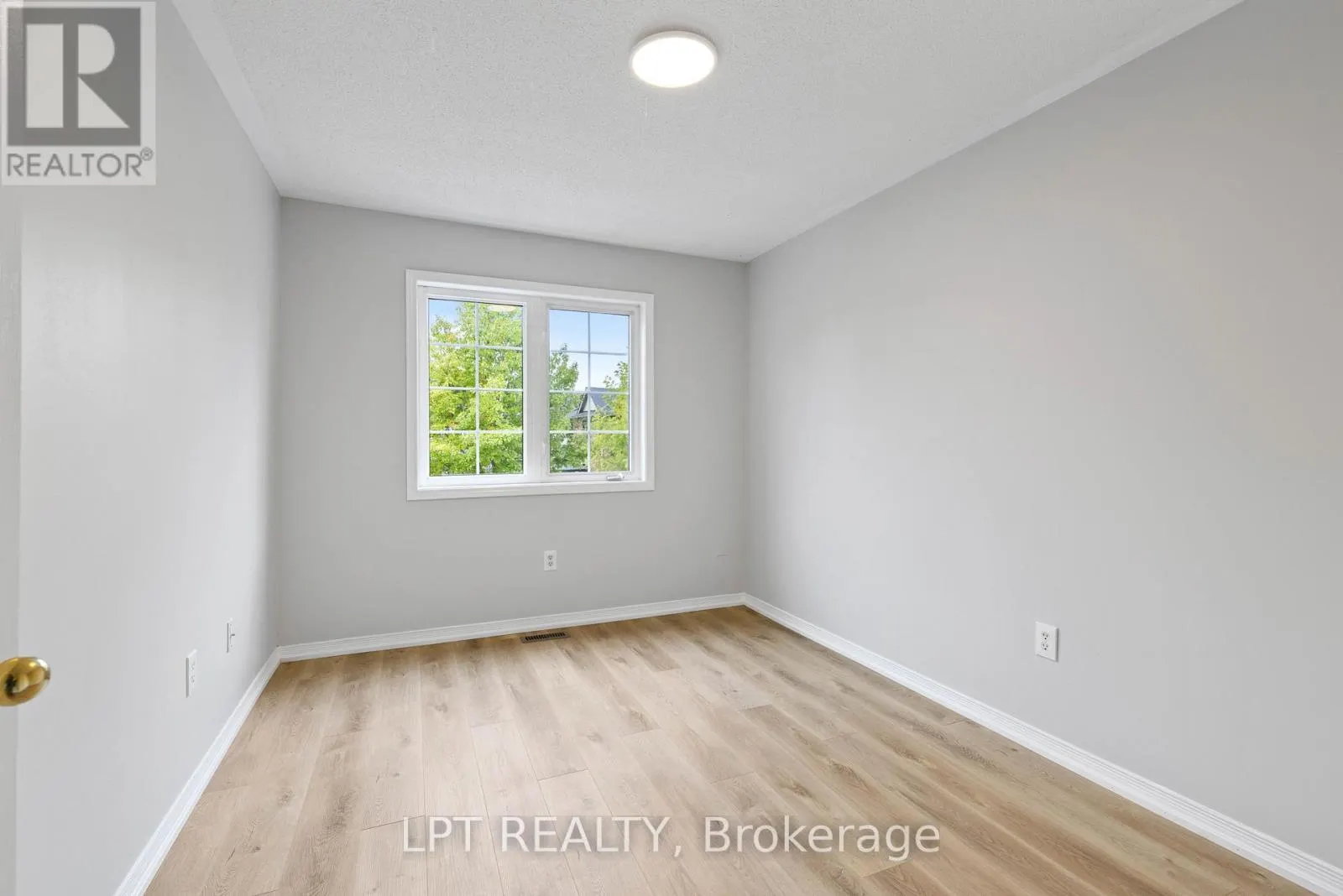 31 LAURENDALE AVENUE