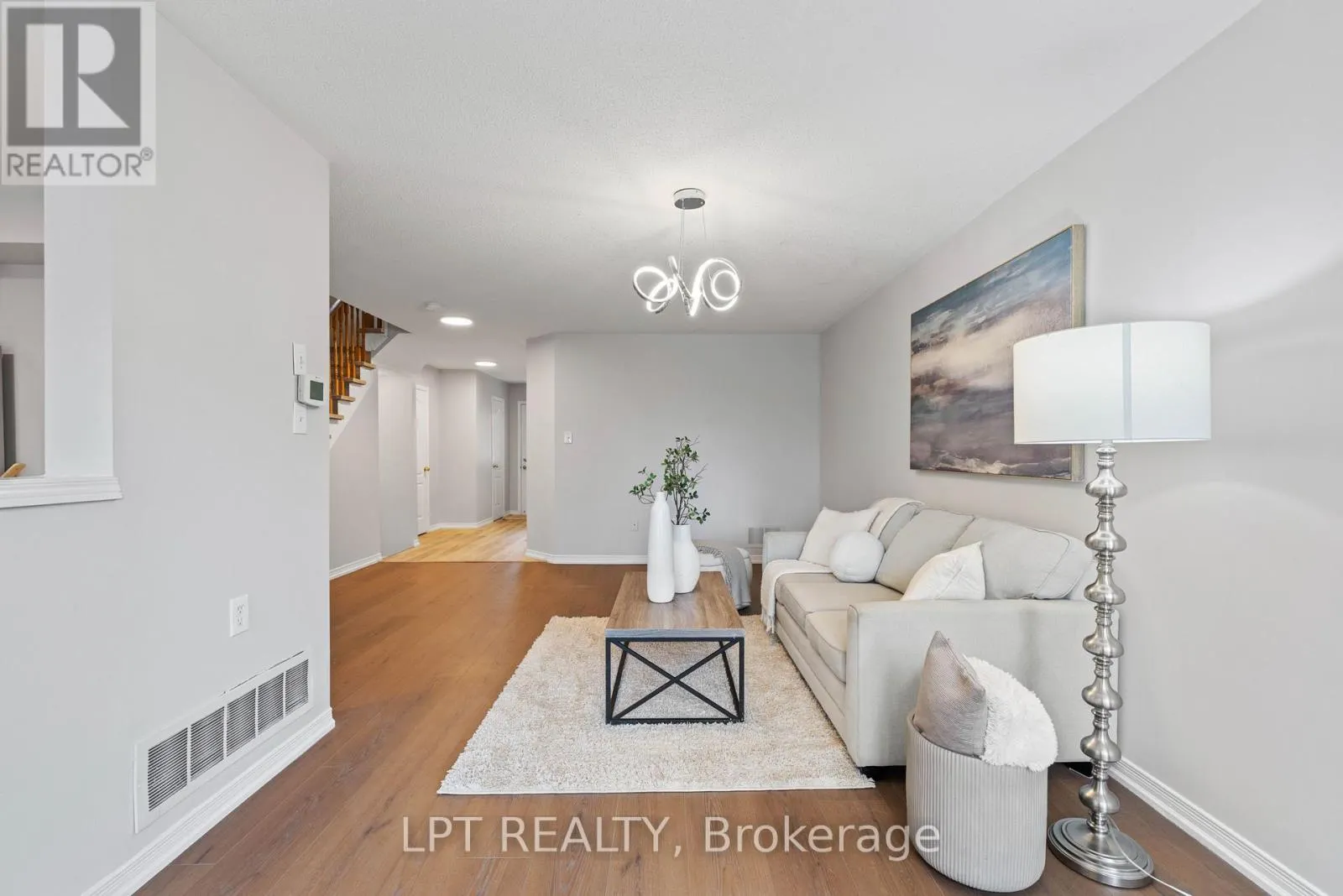 31 LAURENDALE AVENUE