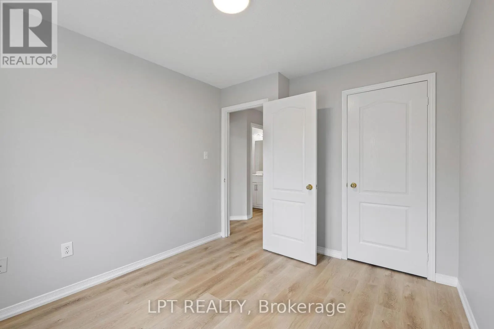 31 LAURENDALE AVENUE