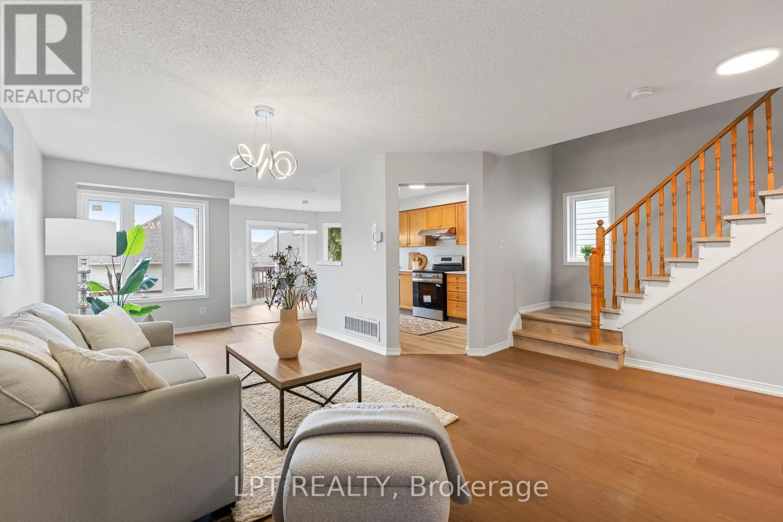 31 LAURENDALE AVENUE