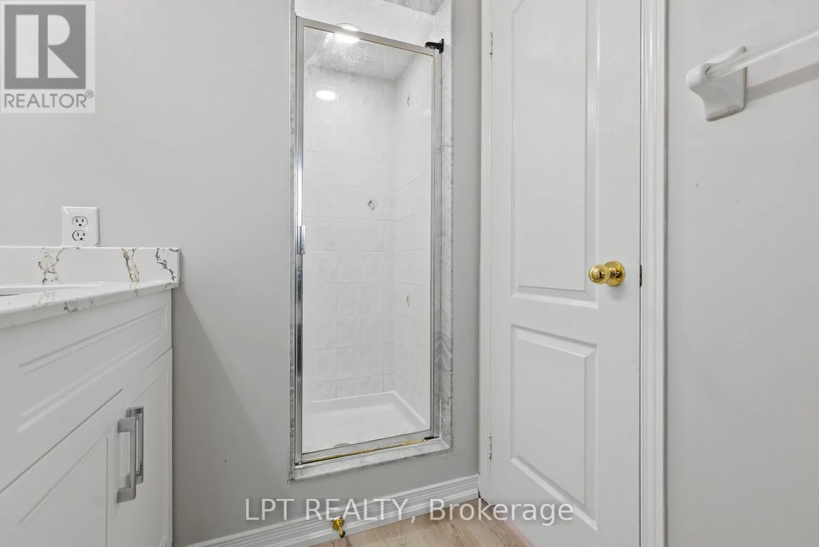 31 LAURENDALE AVENUE