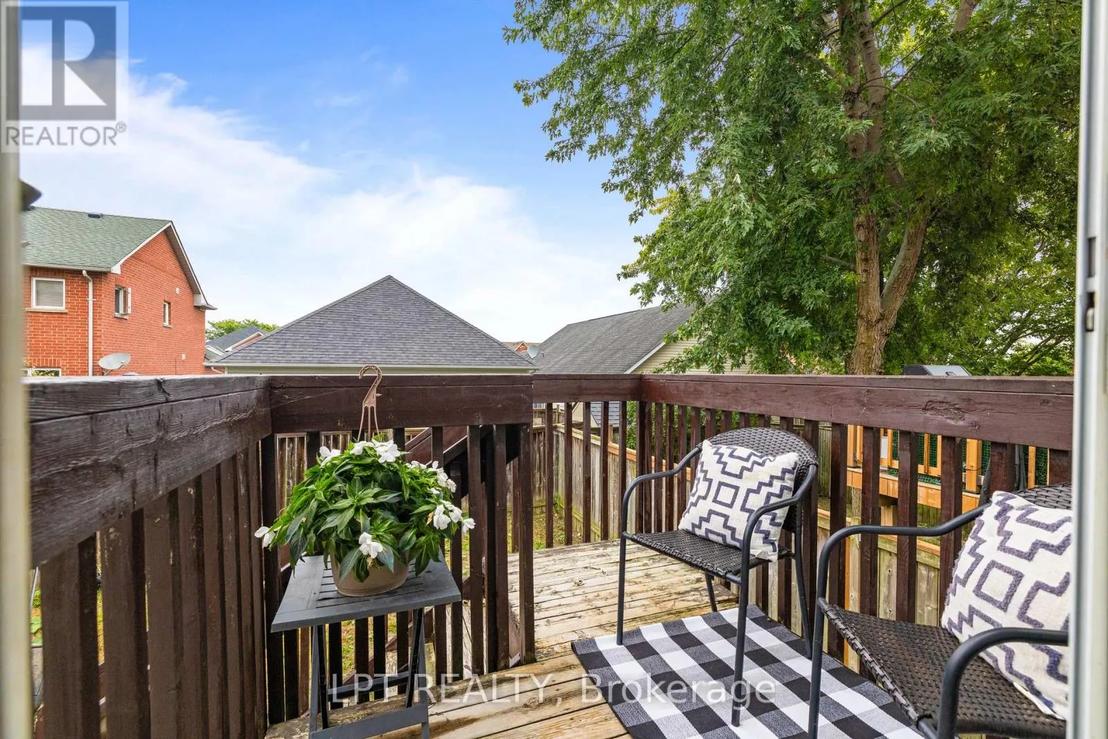 31 LAURENDALE AVENUE