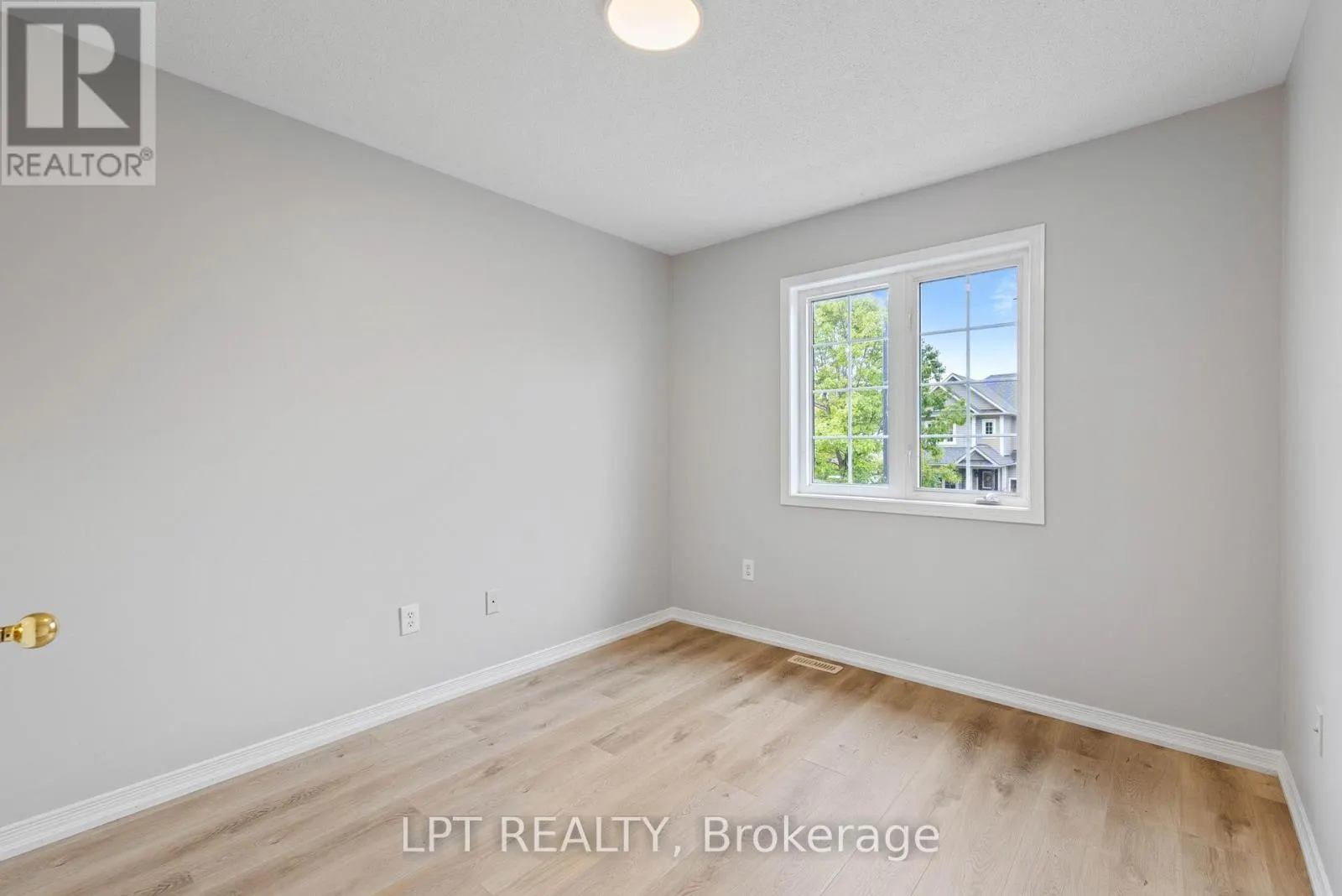 31 LAURENDALE AVENUE
