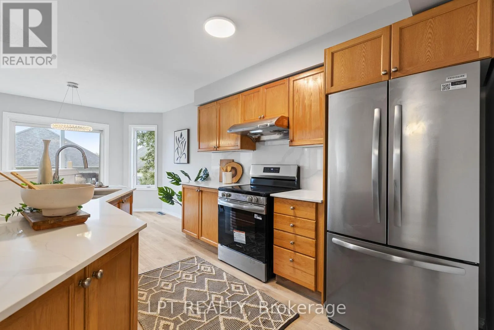 31 LAURENDALE AVENUE