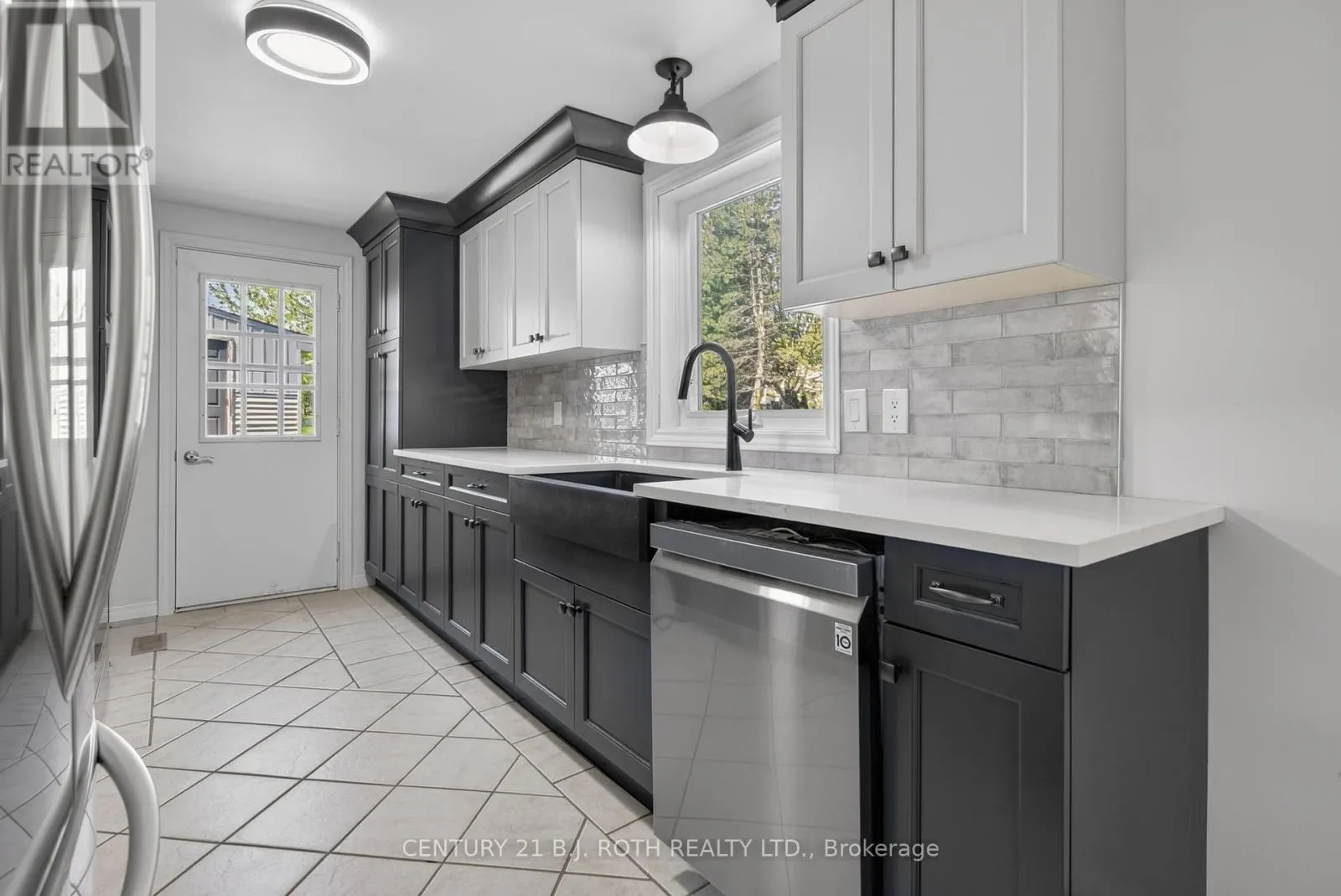 8 BELLE ISLE ARM