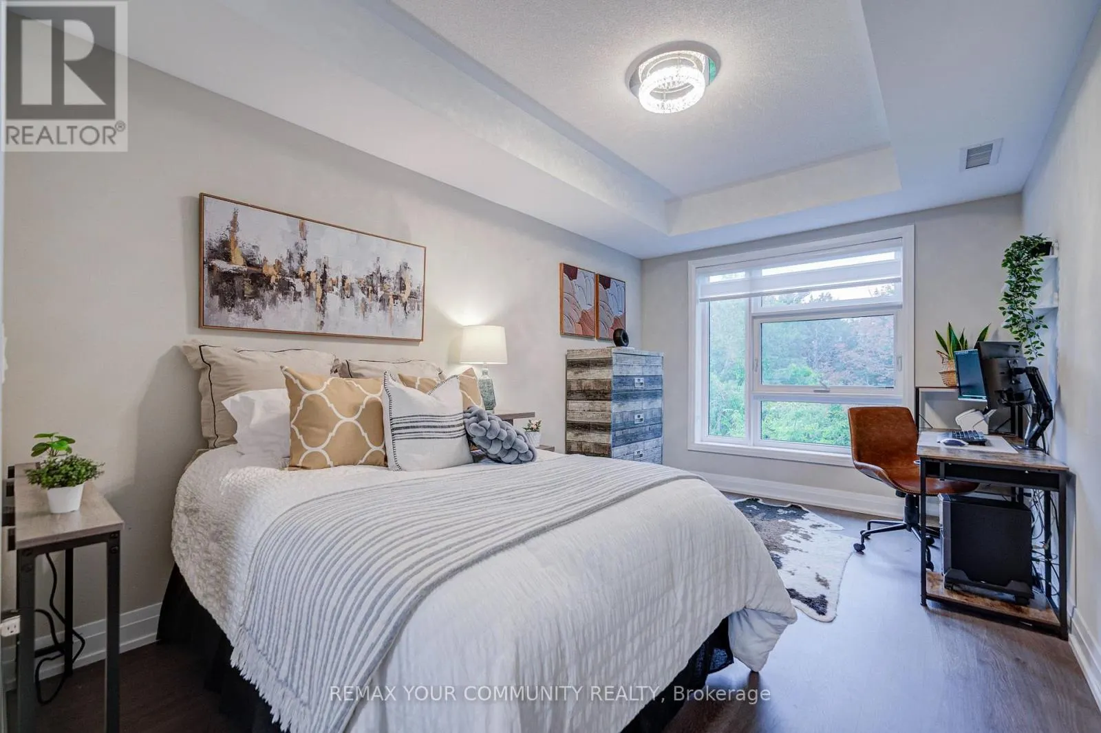 308 - 555 WILLIAM GRAHAM DRIVE