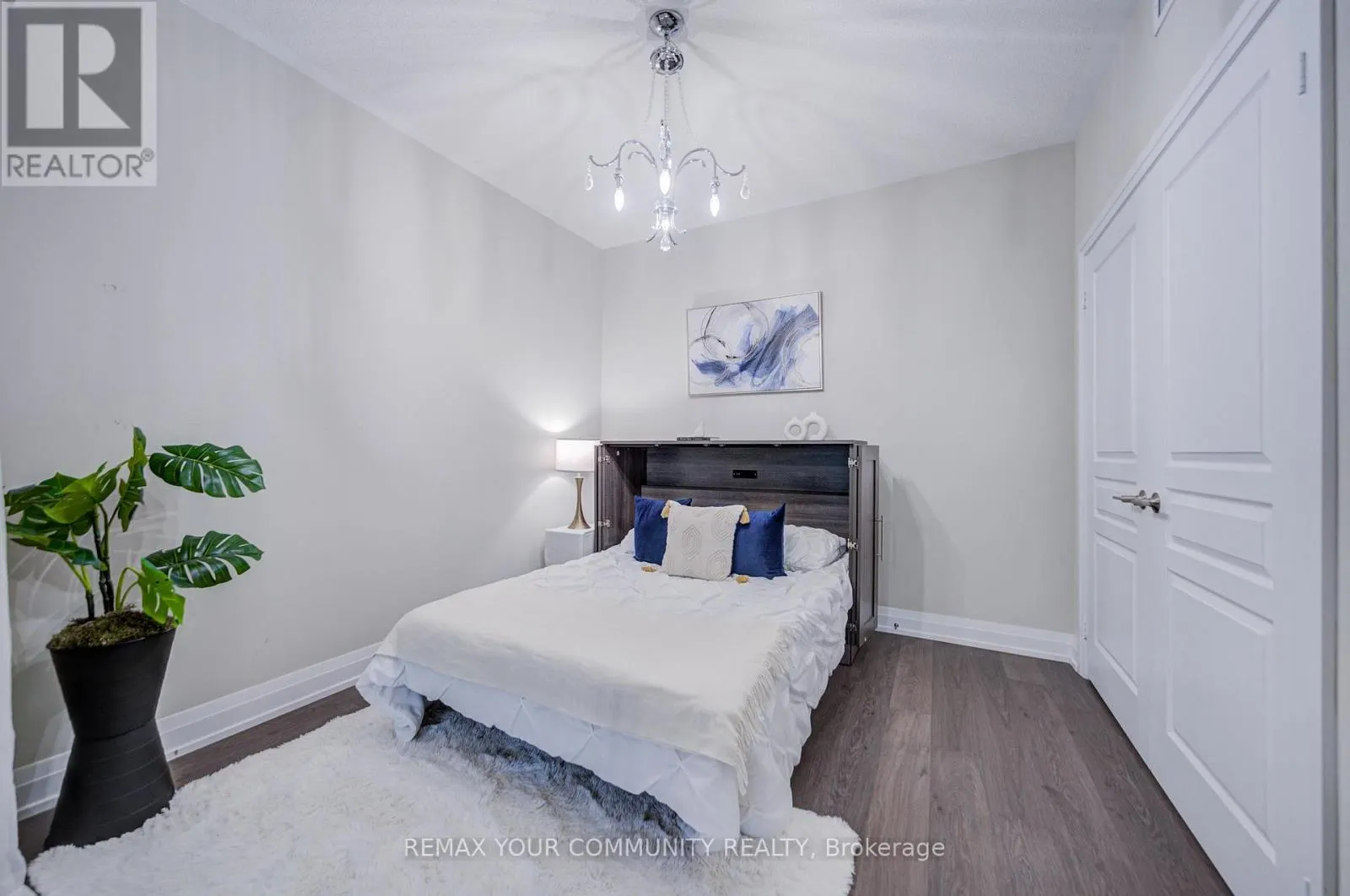 308 - 555 WILLIAM GRAHAM DRIVE