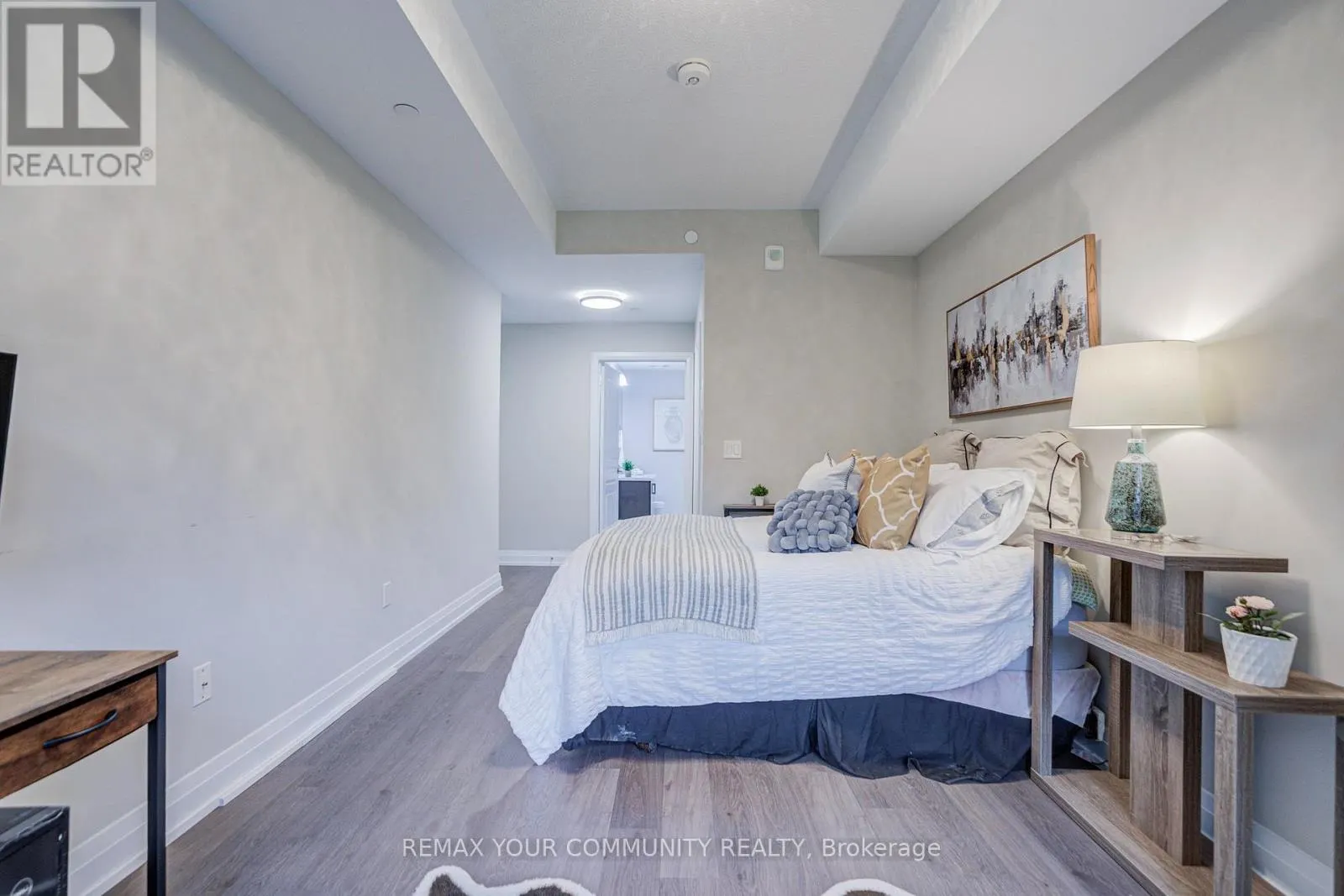 308 - 555 WILLIAM GRAHAM DRIVE