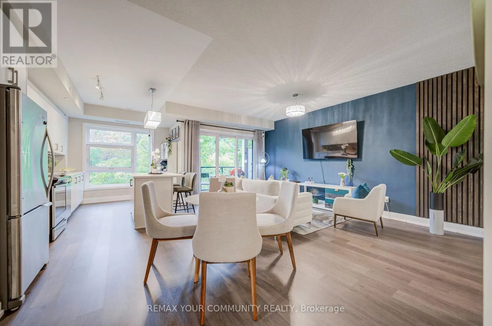 308 - 555 WILLIAM GRAHAM DRIVE