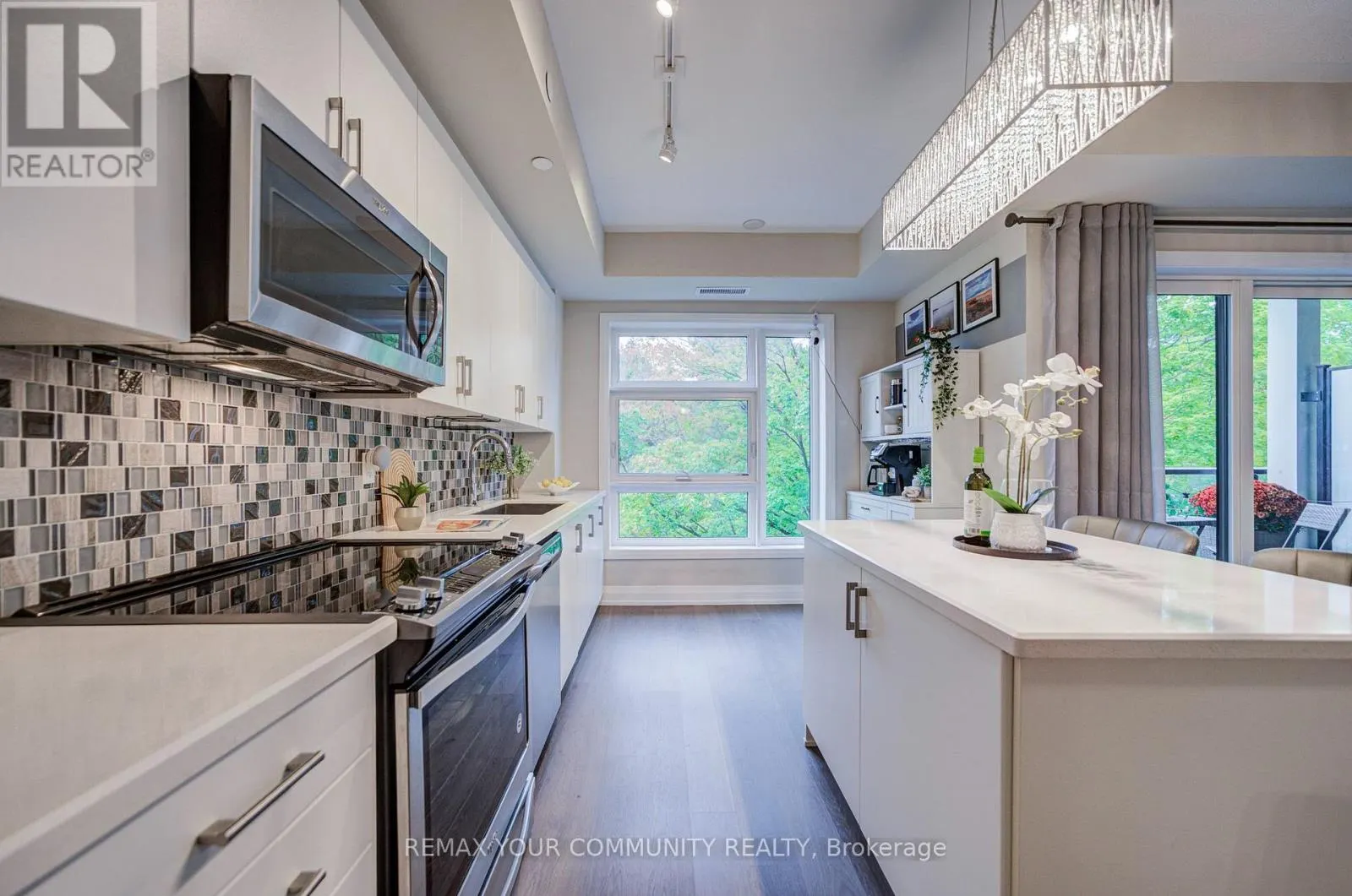 308 - 555 WILLIAM GRAHAM DRIVE