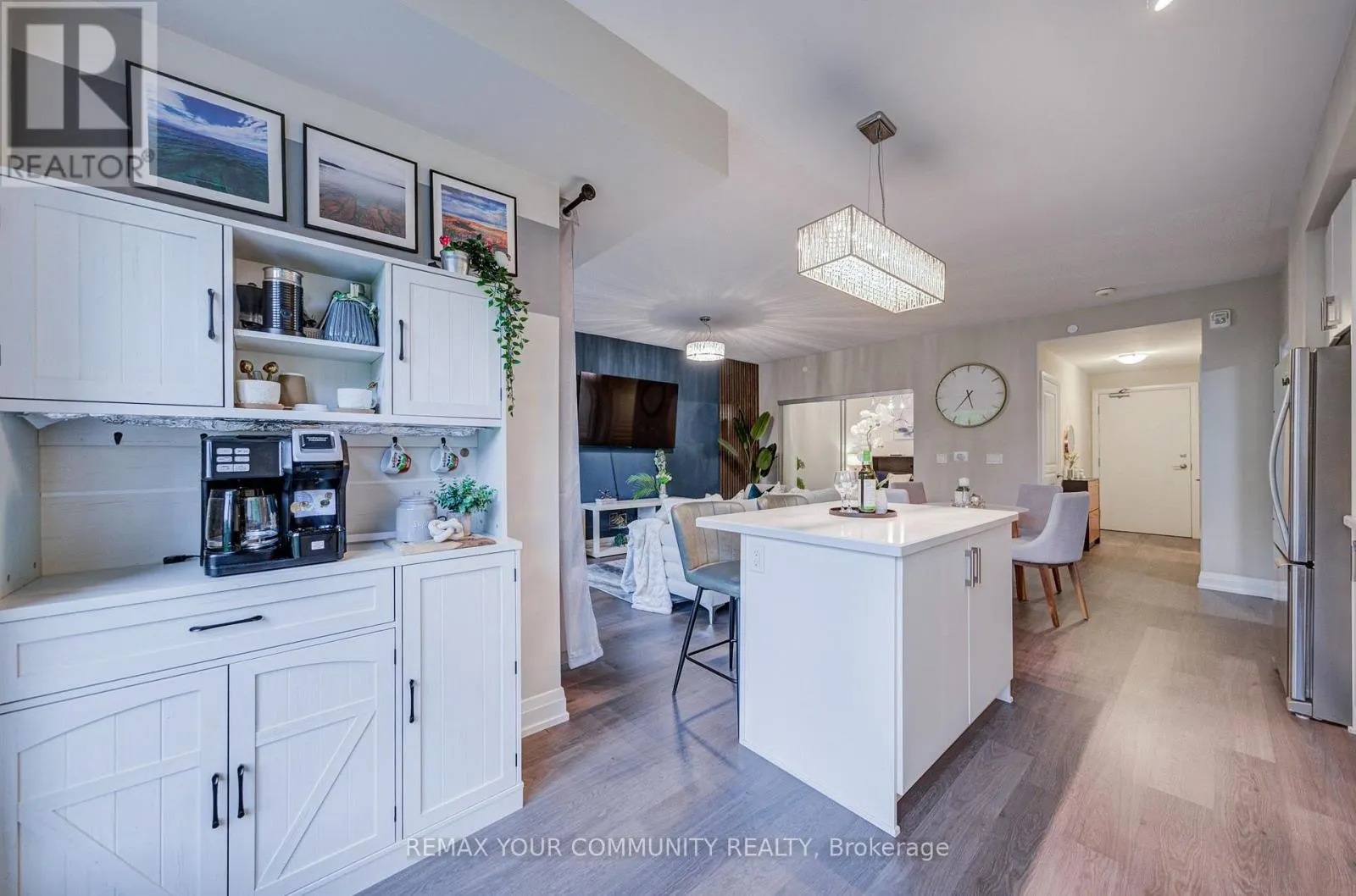 308 - 555 WILLIAM GRAHAM DRIVE