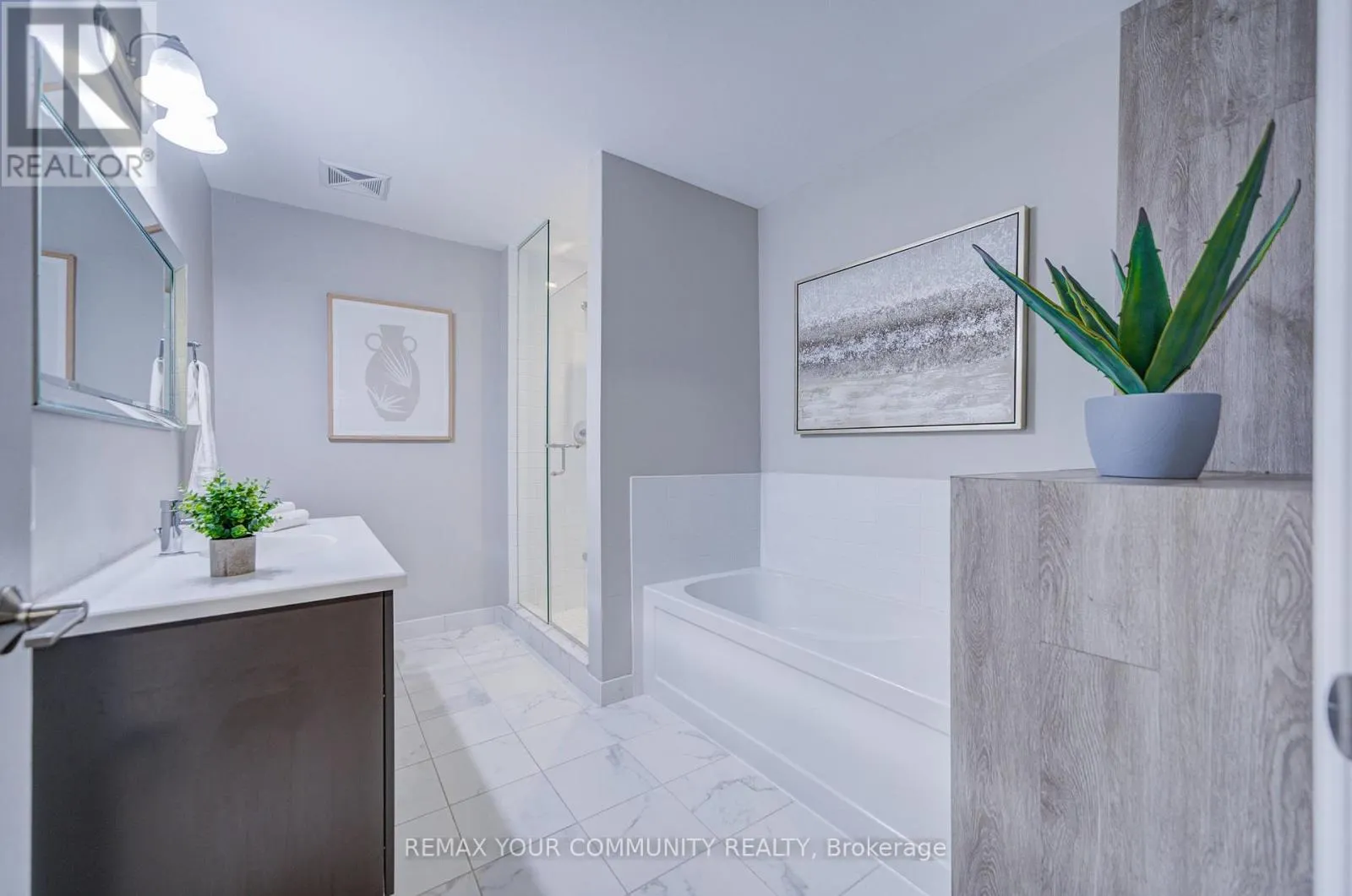 308 - 555 WILLIAM GRAHAM DRIVE