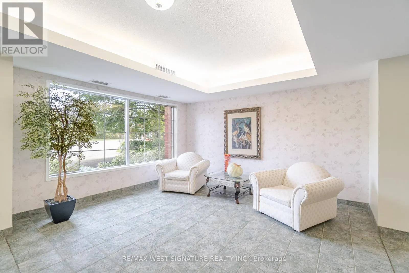 105 - 75 TREELAWN BOULEVARD