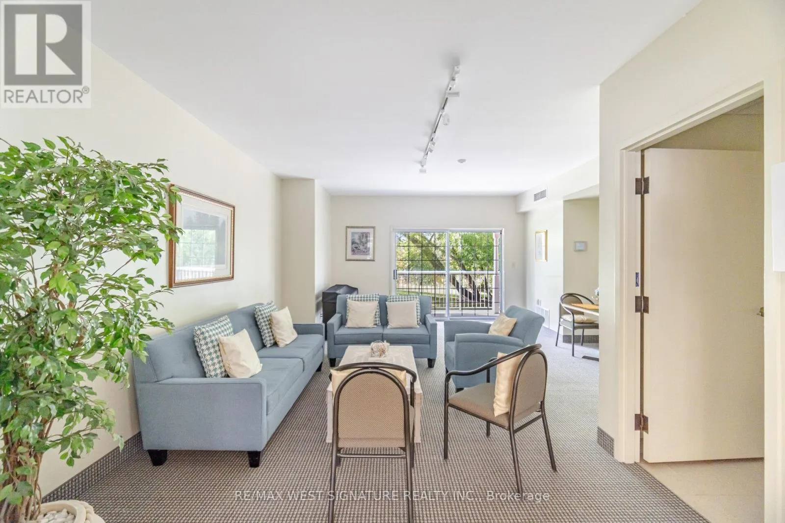 105 - 75 TREELAWN BOULEVARD