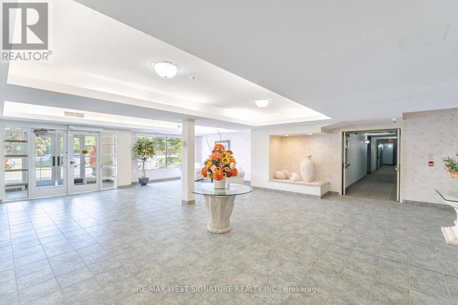 105 - 75 TREELAWN BOULEVARD